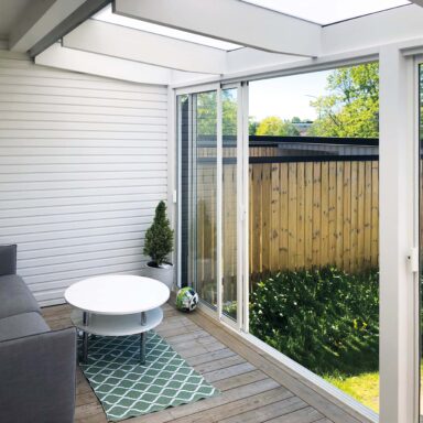 Uterumsparti i ett litet uterum med kanalplasttak