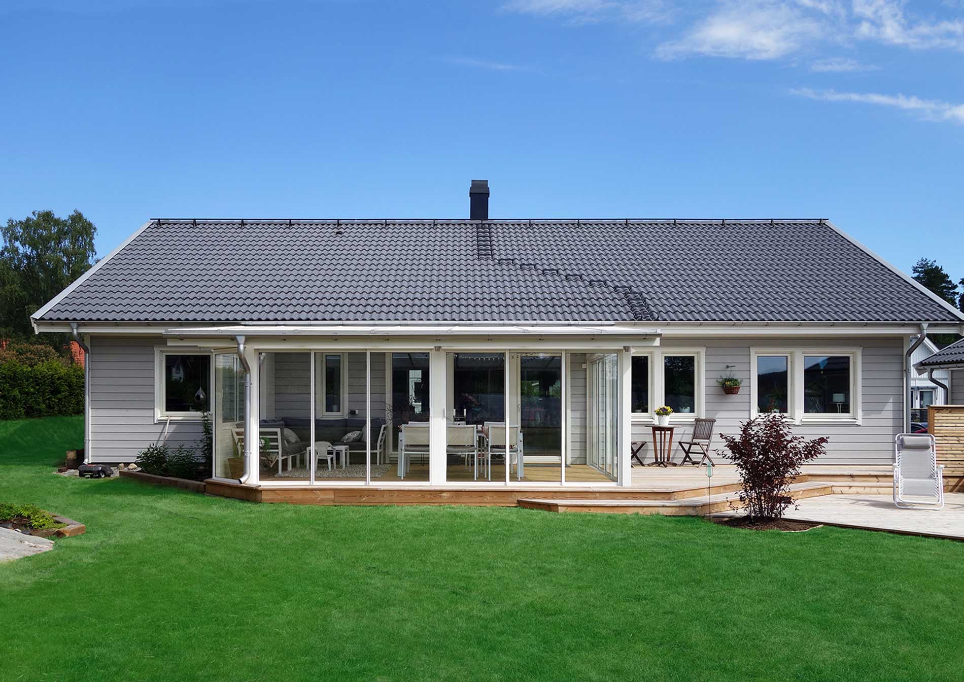 halle uterum med pulpettak och glasparti