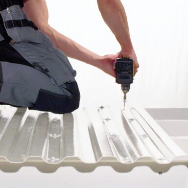 Skruva ditt plasttak