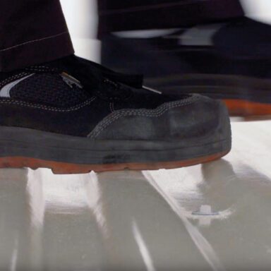 Halle gåbar korrugerad plastskiva är ett plasttak för uterum och carport