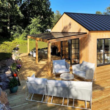 svarta profiler på PC Tak som är ett Plant glasklart tak i polykarbonat