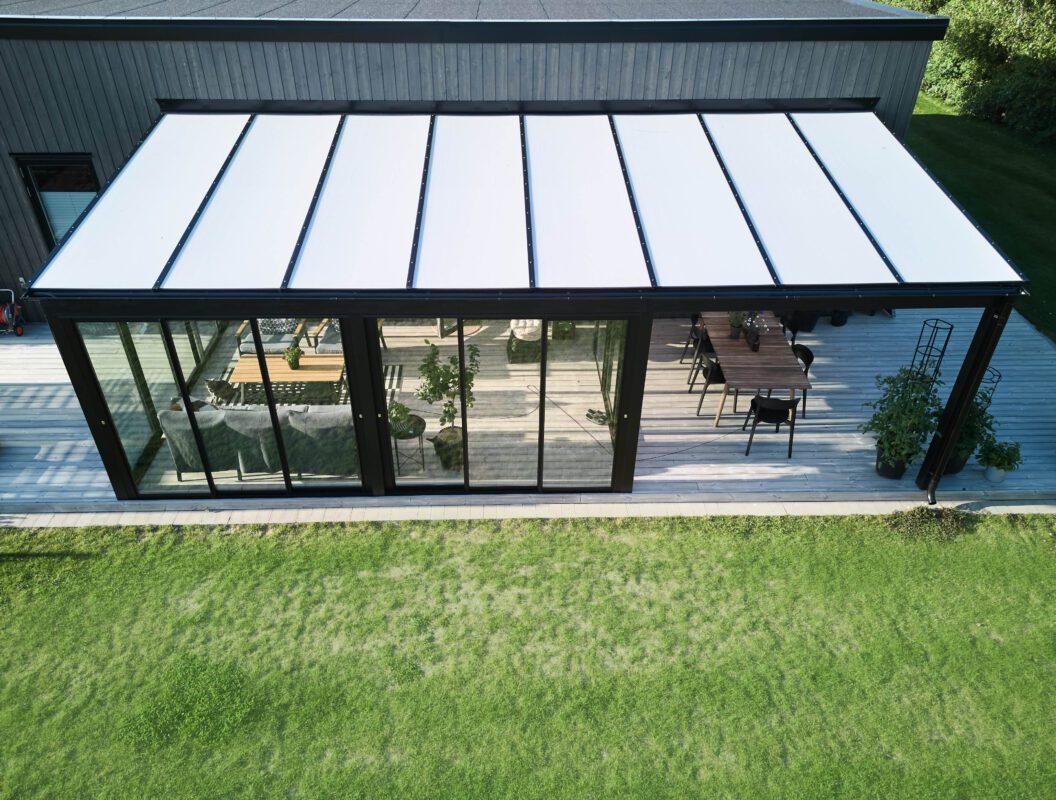 Halle uterum med uterumspartier med svarta uterumspartier