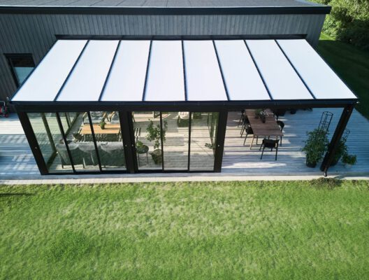 Halle uterum med uterumspartier med svarta uterumspartier