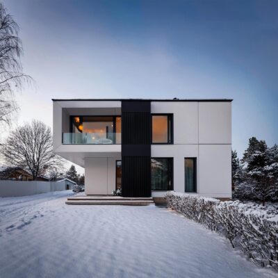 Halle öppningsbara fasadpartier i glas